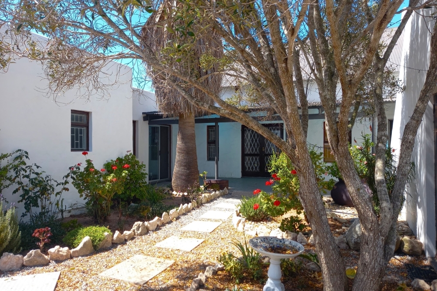 6 Bedroom Property for Sale in Jacobsbaai Western Cape